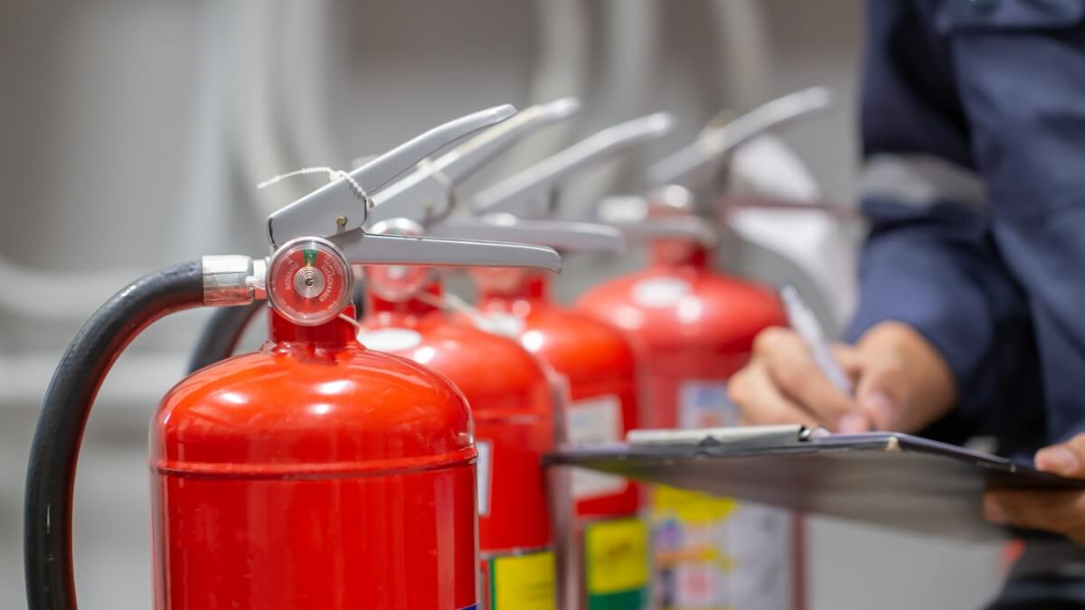 火災に備えるための重要な対策と予防策：家庭での火災対策